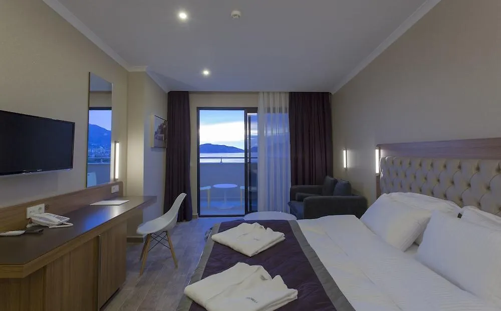 Michell Hotel (Adults Only)-1